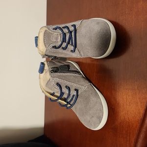 Ugg baby shoes size 6. Grey & blue. Suede. Gently used.